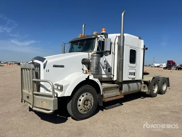 2013 Kenworth T800 6x4 T/A Sleeper Truck Tractor