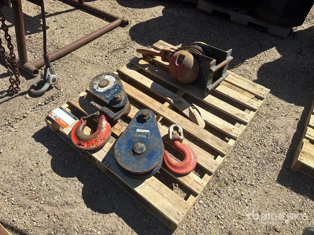 Quantity of (3) McKissick Hook Block