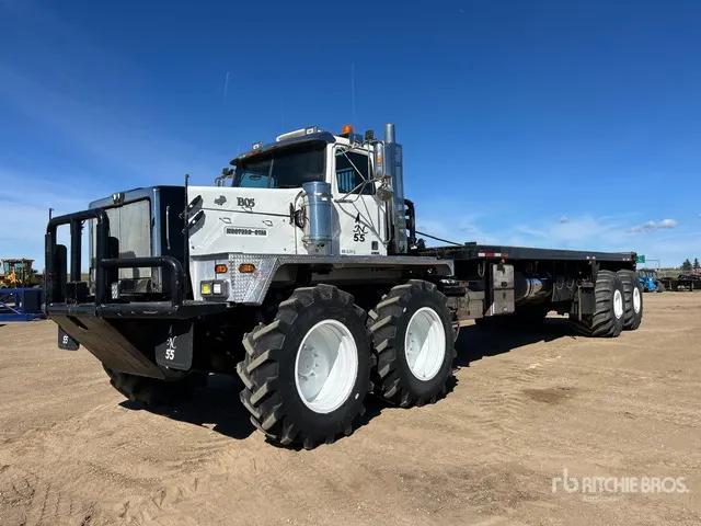 2014 Western Star 6900XD 8x8 Twin-Steer Bed Truck