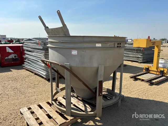 2007 MB BB22 2 1/4 CY Aluminum Concrete Bucket