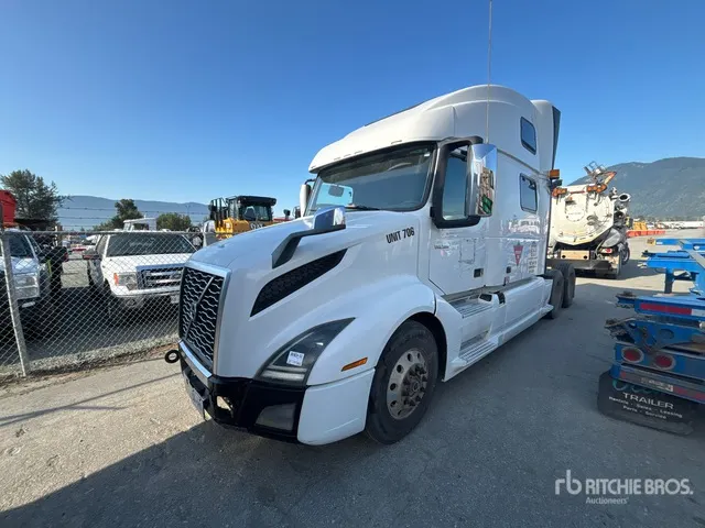 2019 Volvo VNL860 6x4 T/A Sleeper Truck Tractor