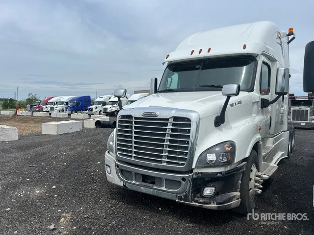 2017 Freightliner Cascadia 125 6x4 T/A Sleeper Truck Tractor