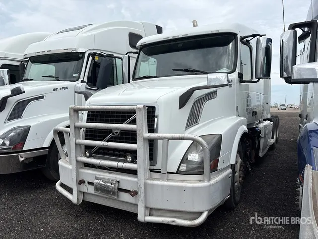 2016 Volvo VNL 6x4 T/A Sleeper Truck Tractor