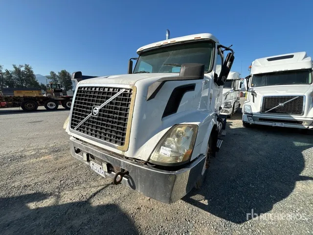 2011 Volvo VNL 6x4 T/A Day Cab Truck Tractor