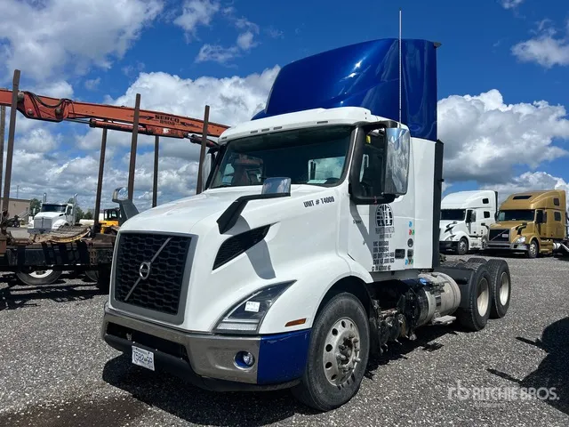 2022 Volvo VNR300 6x4 T/A Day Cab Truck Tractor