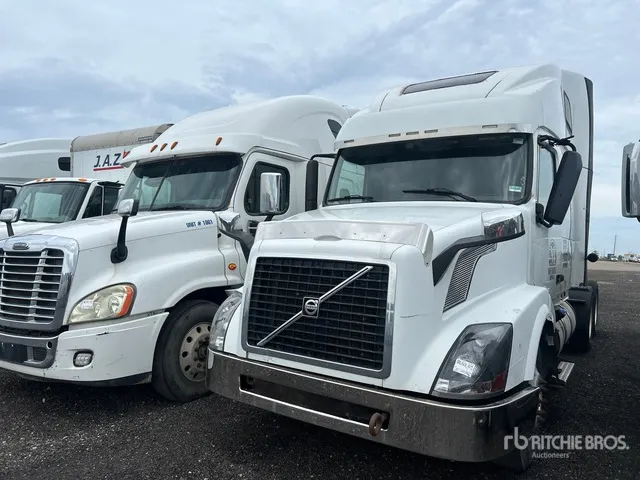 2011 Volvo VNL 6x4 T/A Sleeper Truck Tractor