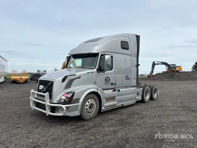 2016 Volvo VNL 6x4 T/A Sleeper Truck Tractor