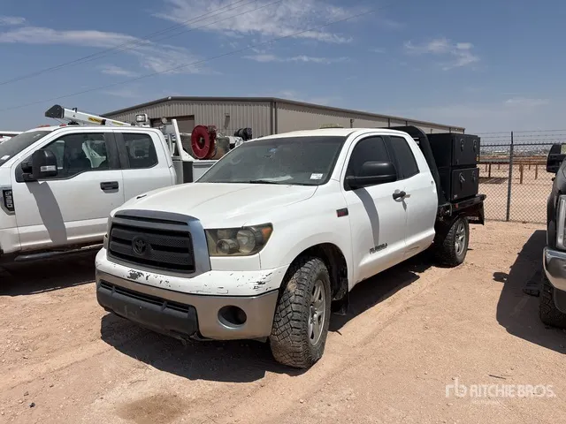 2012 Toyota Tundra 4x4 Crew Cab Flatbed Truck (Inoperable)