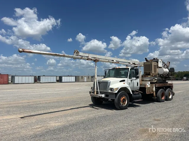 Texoma 600 on 2004 International 7400 6x4 Drill Truck
