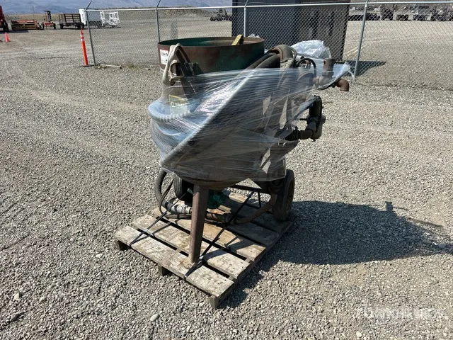 Clemco SCWB-2452 Sand Blaster