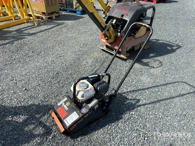 MBW 12GHC Vibratory Plate Compactor