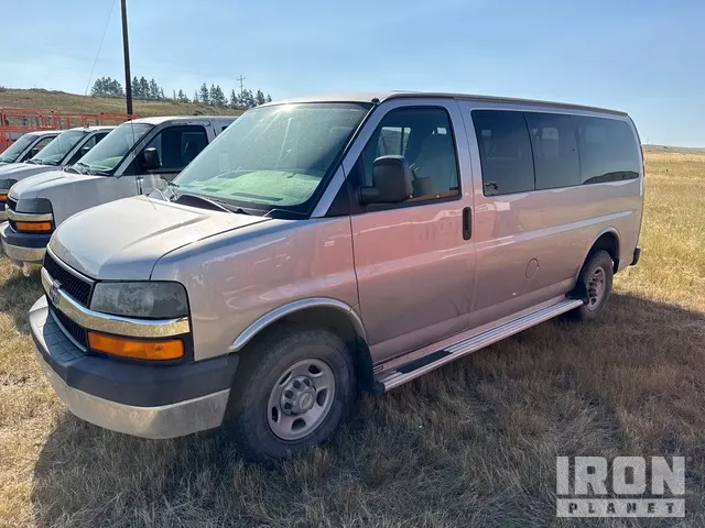 2007 Chevrolet Express 11 Passenger Van