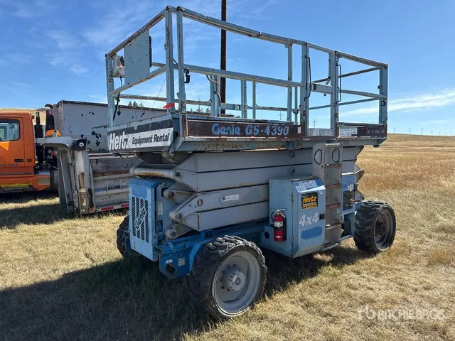 2003 Genie GS4390 Dual Fuel Scissor Lift
