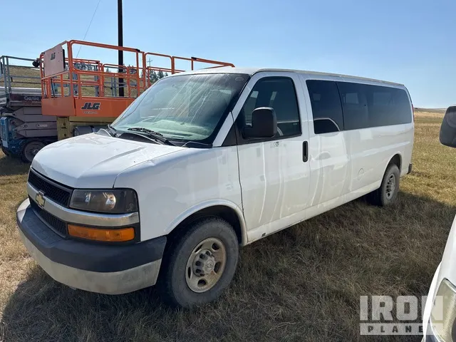 2014 Chevrolet G3500 14 Passenger Van