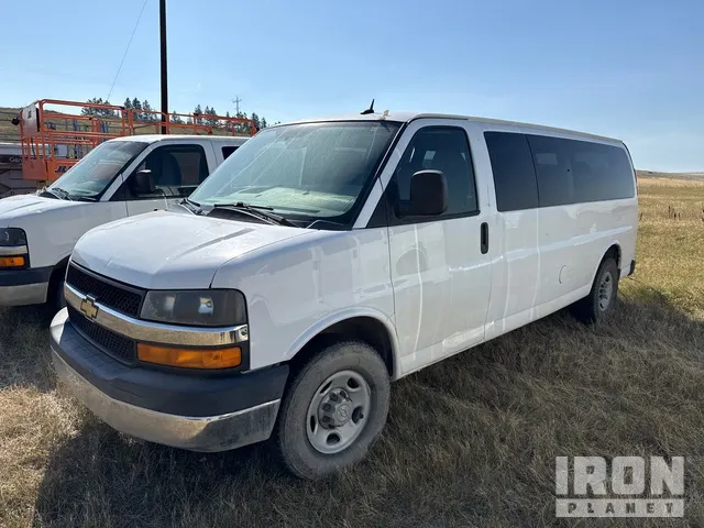 2014 Chevrolet G3500 12 Passenger Van