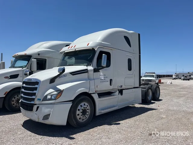 2019 Freightliner Cascadia 126 6x4 T/A Sleeper Truck Tractor (Inoperable)