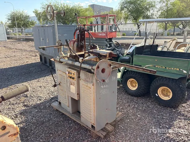 1982 Lin Huan Machinery LHJ-25b Lathe