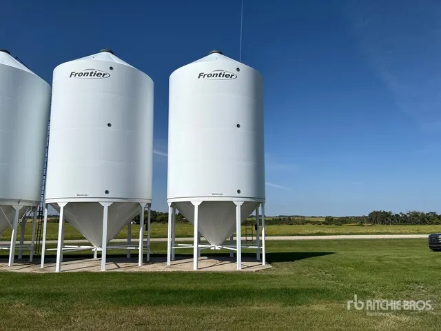 Meridian M1620 +/- 4100 bu Smooth Wall Grain Bin