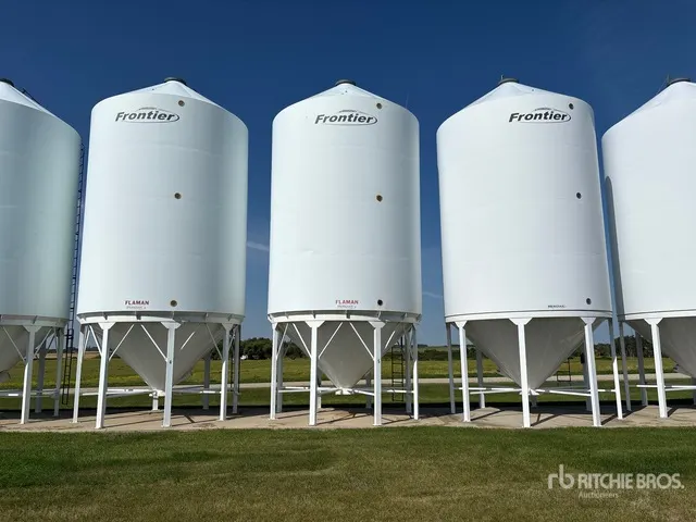 Meridian M1620 +/- 4100 bu Smooth Wall Grain Bin