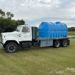 1981 International S2500 6x4 Water Flatbed Truck