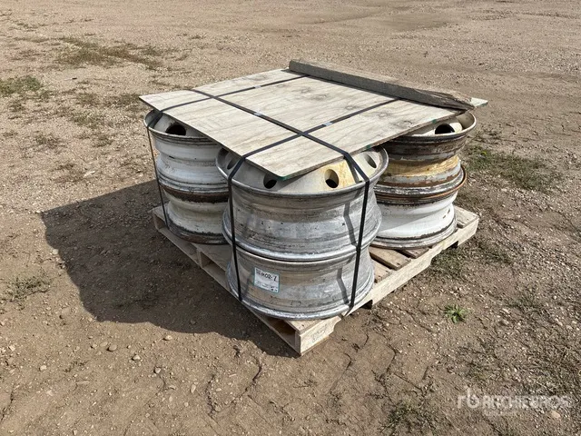 Quantity of (8) 22.5 inch Steel (6) and Aluminum (2) Wheels