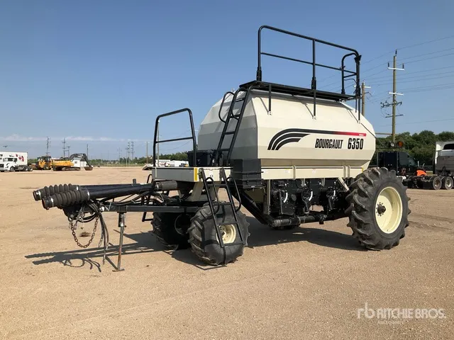 Bourgault 6350 350 bu Tow-Behind Air Cart