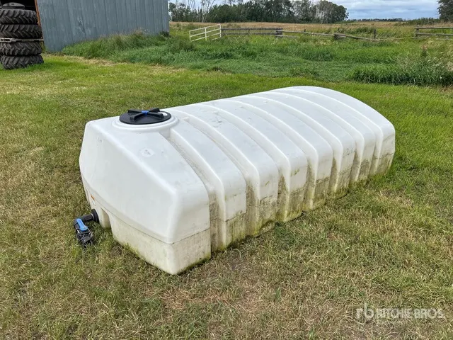1150 gal Poly Water Tank