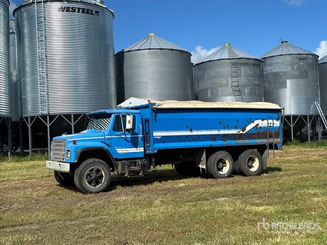 1987 International F1954 6x4 Grain Truck