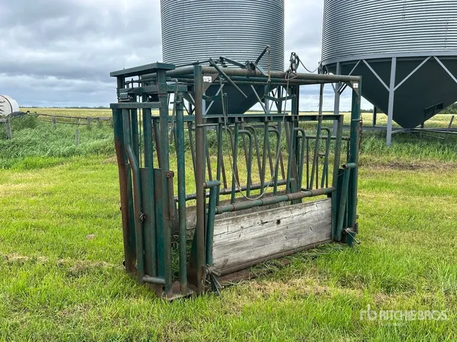Hi-Hog Squeeze Chute