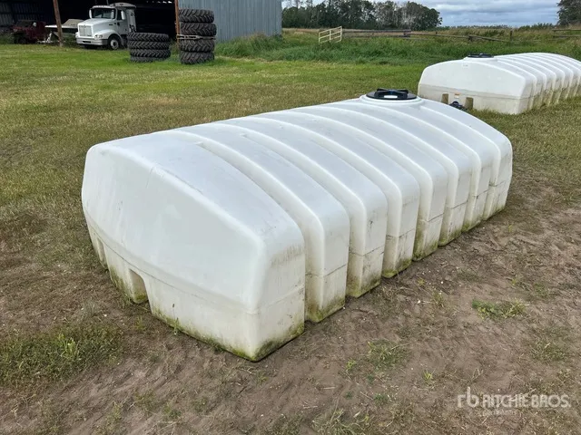 1150 gal Poly Water Tank