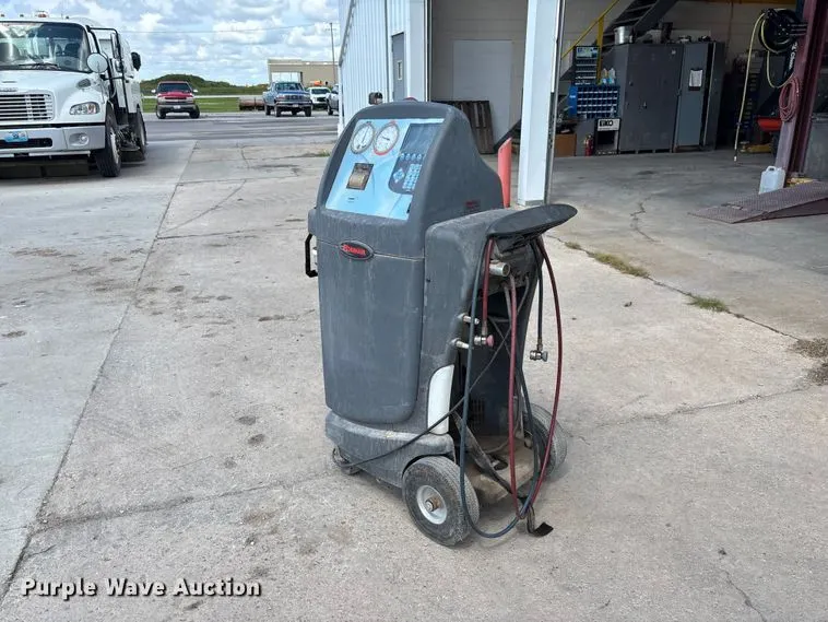 2016 Robinair 34988 refrigerant recovery recycling machine
