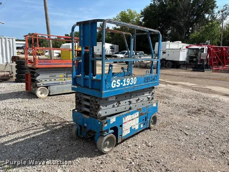 Genie GS-1930 scissor lift