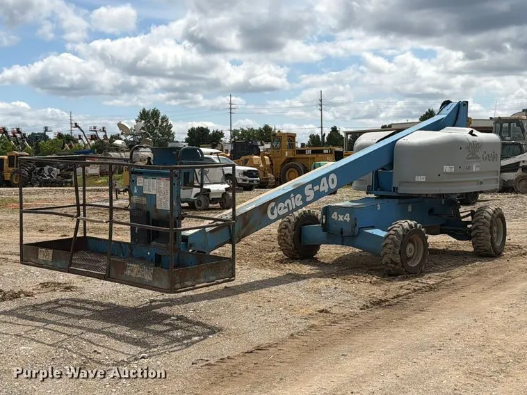 1999 Genie S-40 boom lift