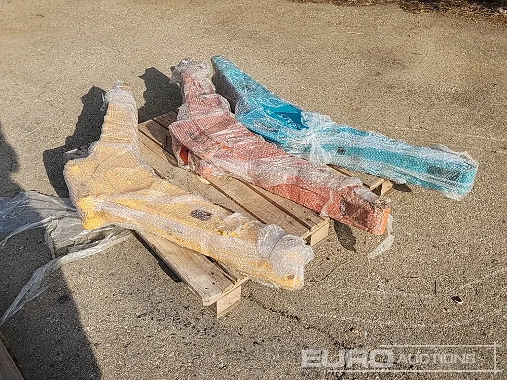 Unused DIGGO Boom to Suit Mini Excavator (3 of)
