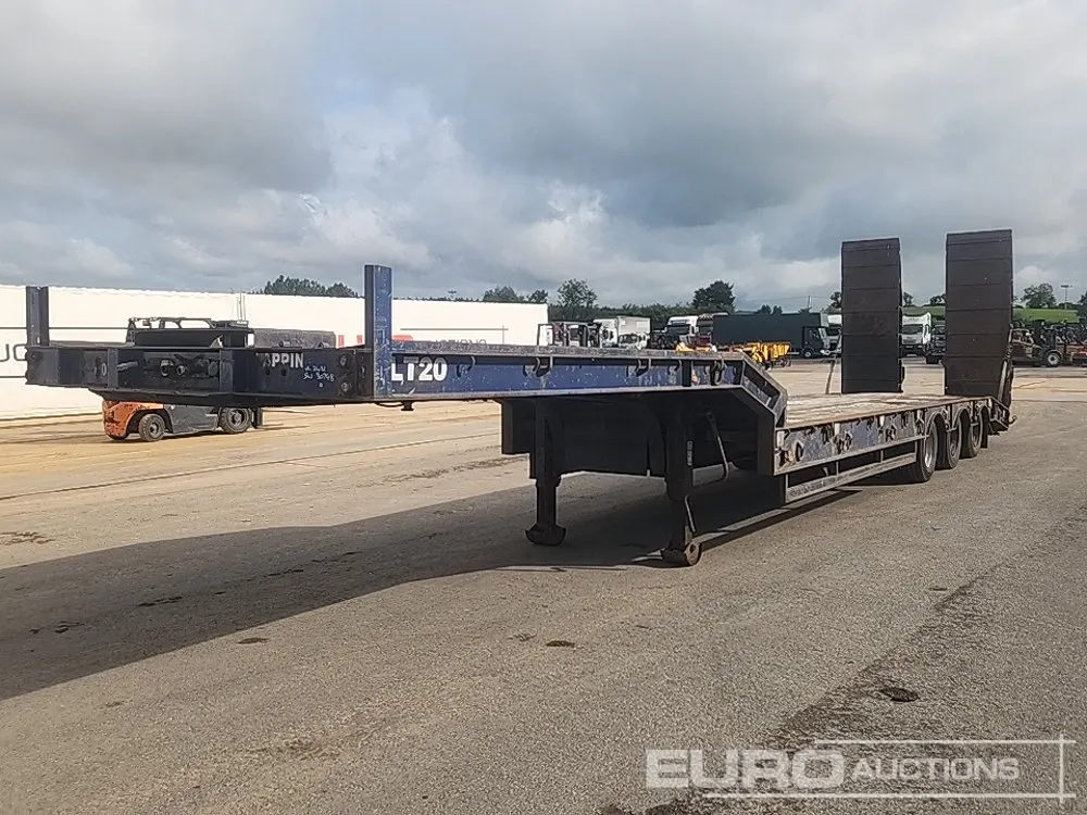 SDC Tri Axle Step Frame Low Loader Trailer, Outriggers