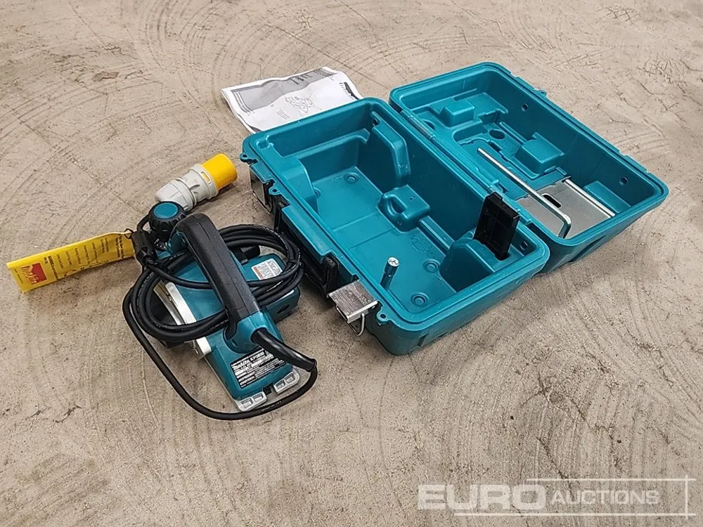 Unused Makita XPO800 110v Planer