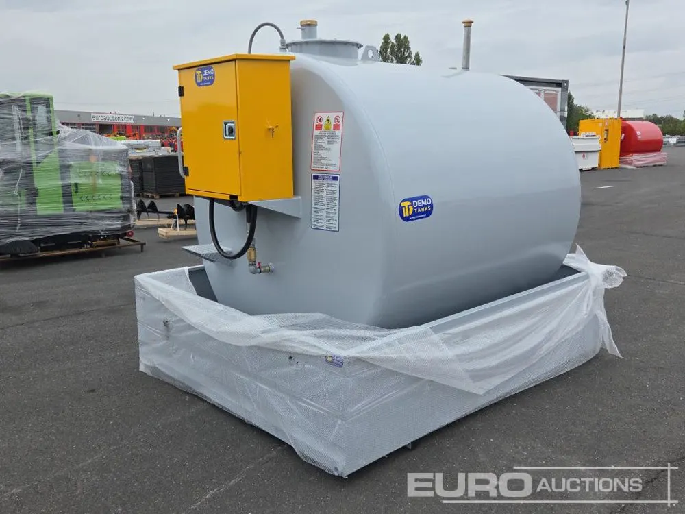 DEMO TANKS 3000L Skid Mounted Diesel Tank