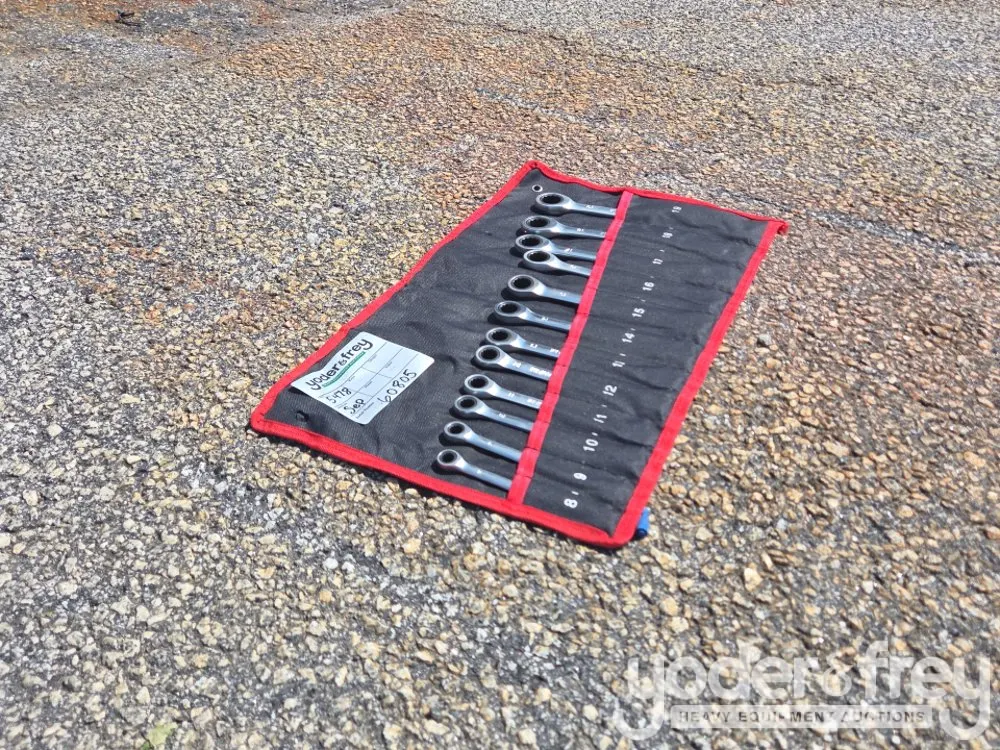 Unused 12 pc Ratchet Wrench Set