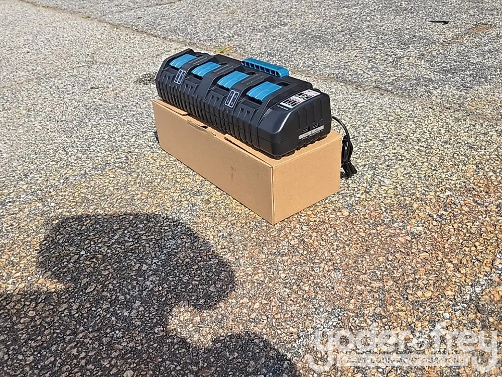 Unused Makita 18V 4 Bank Charger
