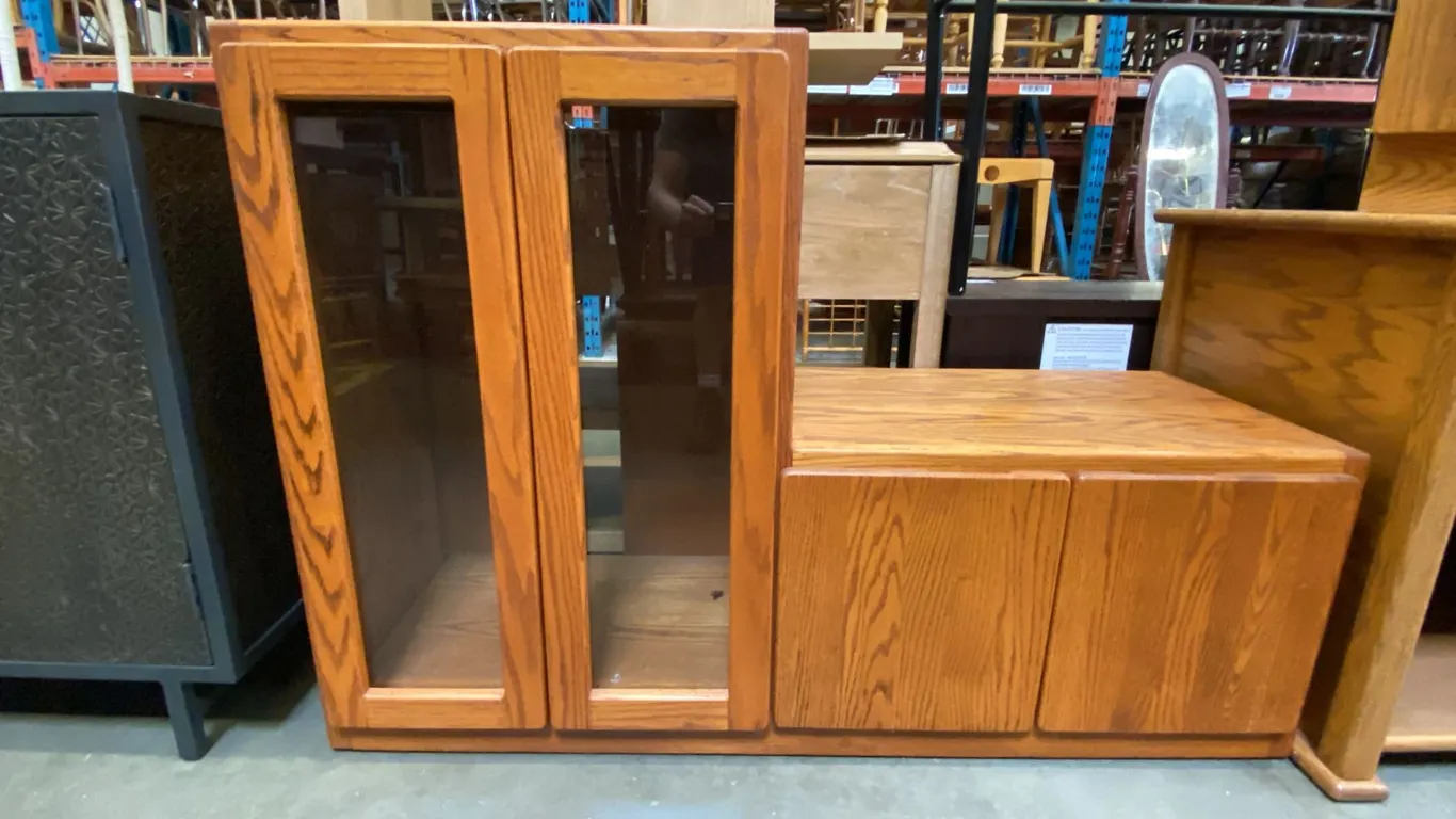 OAK GLASS FRONT ENTERTAINMENT STAND ON WHEELS