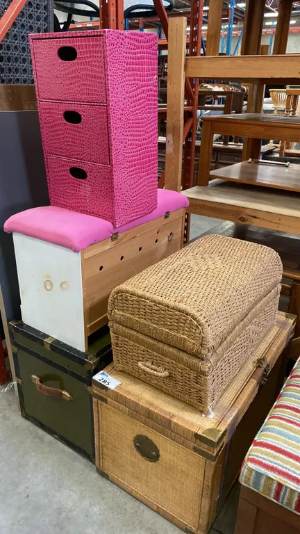GROUP OF 4 ASSORTED TRUNKS AND SMALL PINK 3 DRAWER STORAGE BOX