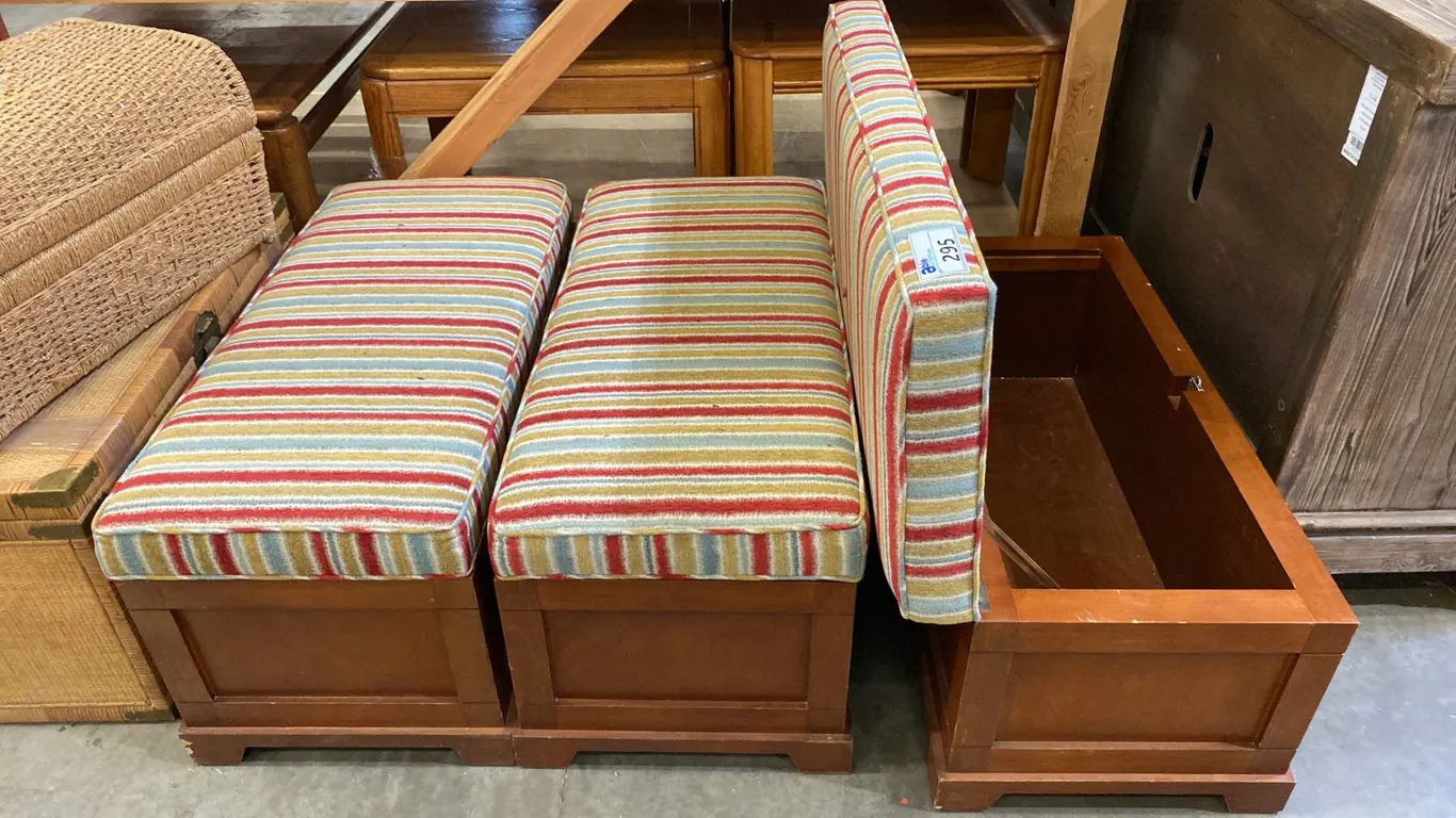 GROUP OF 3 LIDDED STORAGE TRUNKS WITH CUSHIONED SEATS
