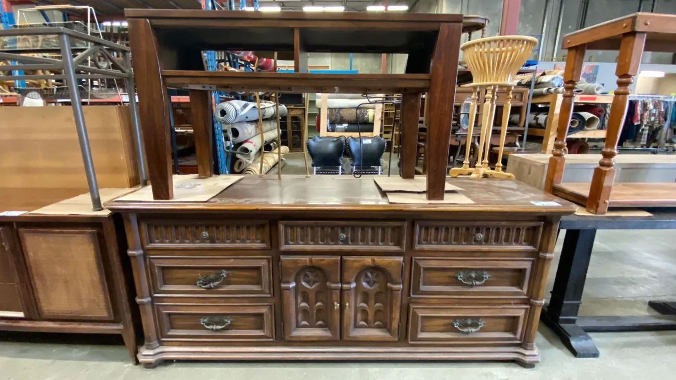 VINTAGE DARK OAK 2 DOOR/7 DRAWER DRESSER AND MAHOGANY SOFA/HALL TABLE