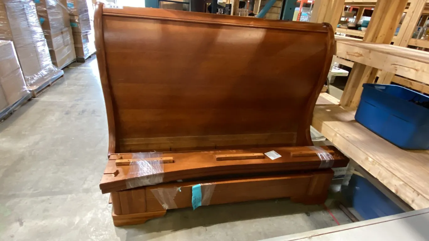 QUEEN SIZE BED - HEADBOARD/FOOTBOARD AND RAILS