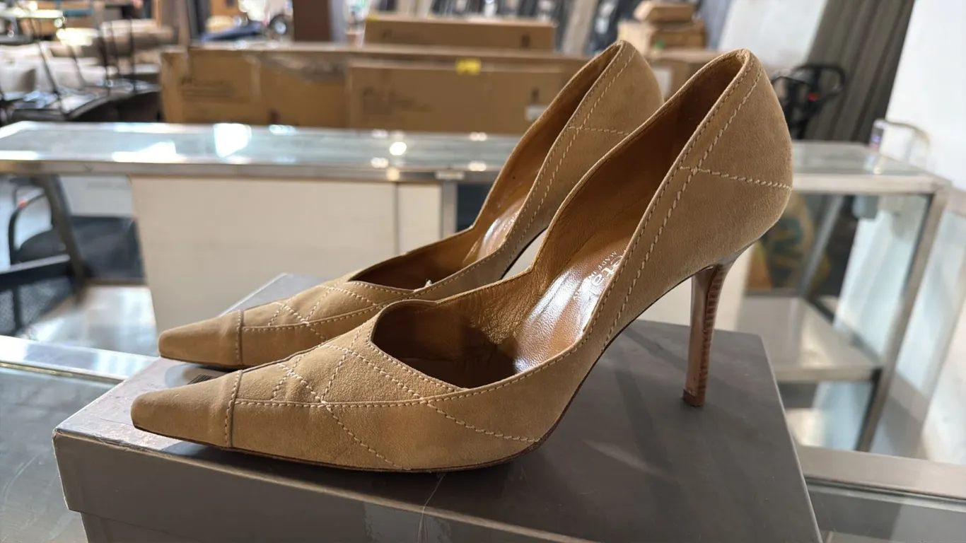 GUNMETAL SUEDE SIZE 8 PUMPS
