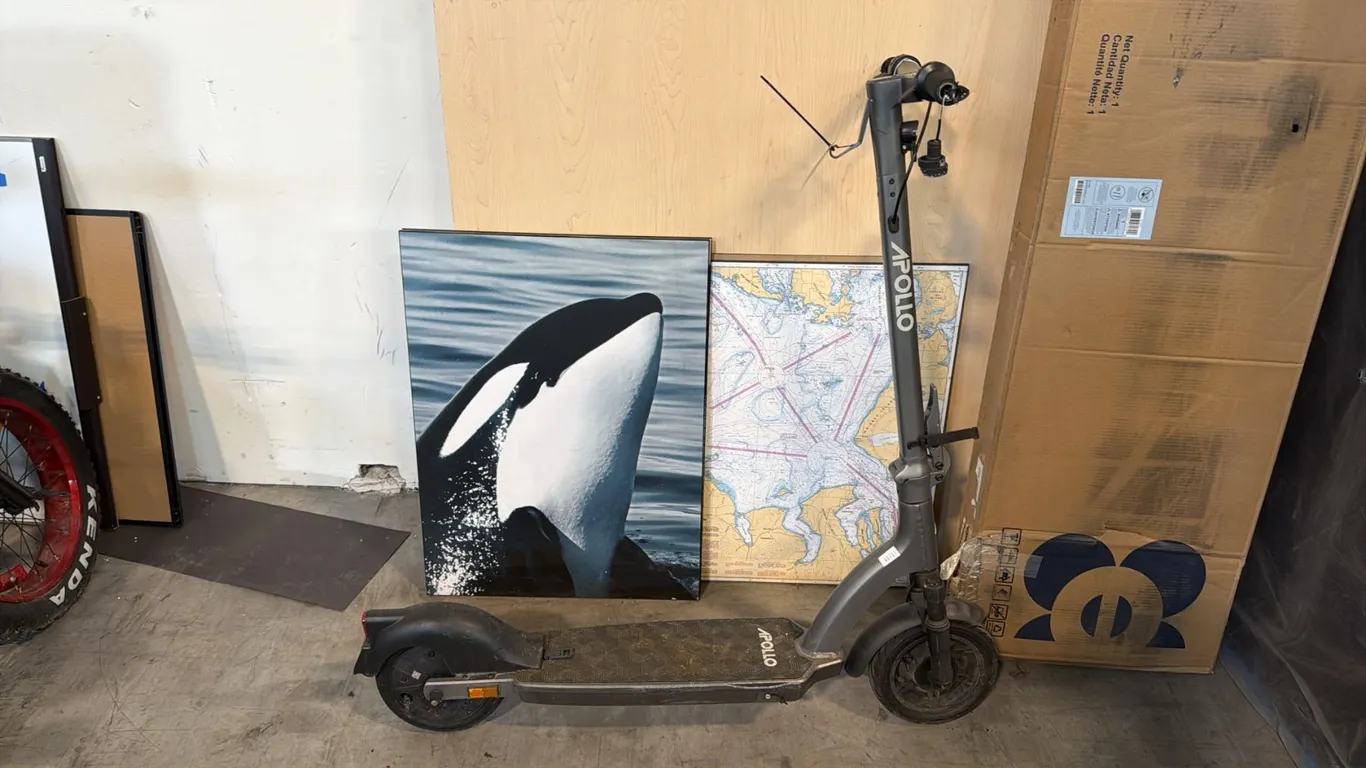 APOLLO ELECTRIC KICKSCOOTER HIGH-PERFORMANCE PREMIUM PERSONAL MICRO-MOBILITY SCOOTER *NO KEY/CHARGER