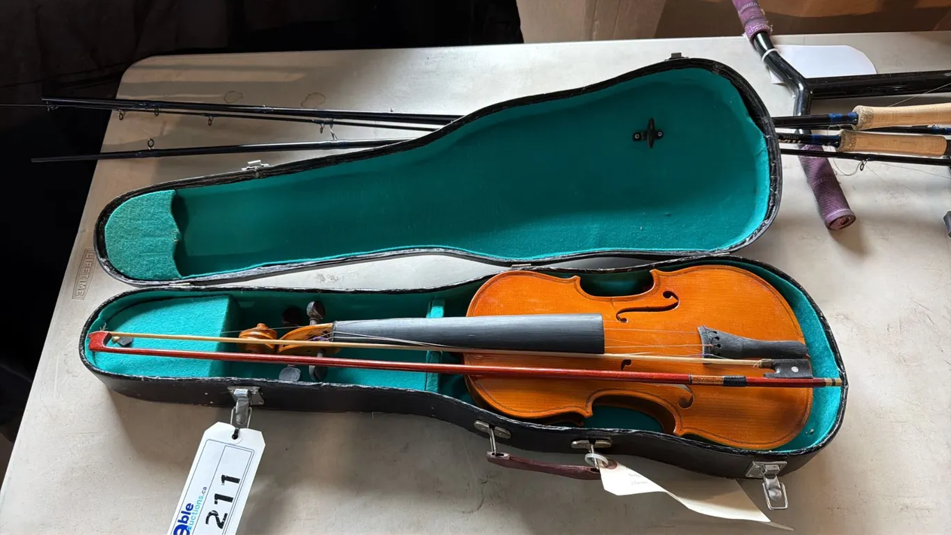 FULL-SIZE ACOUSTIC VIOLIN OUTFIT WITH BOW AND PLUSH-LINED HARD-SHELL CASE