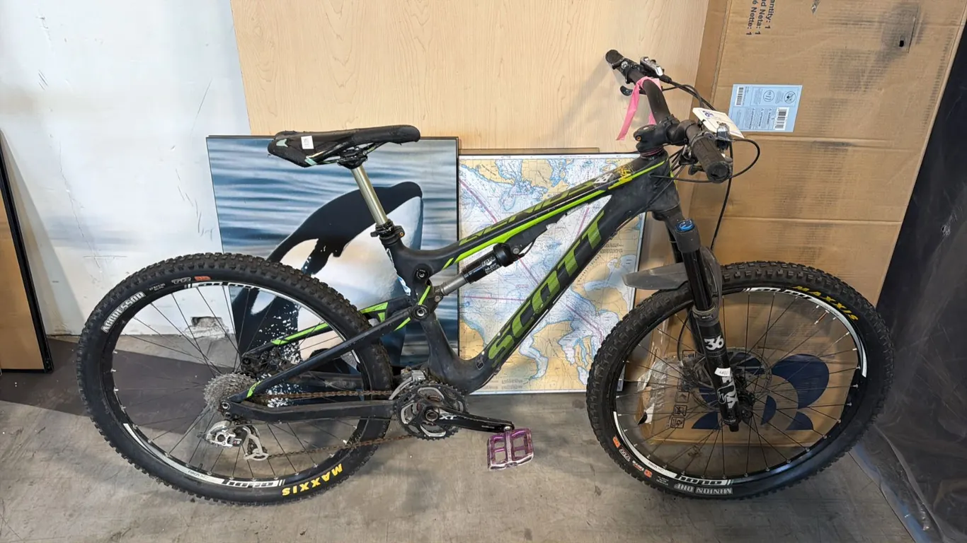 SCOTT GENIUS 30-SPEED HIGH-PERFORMANCE FULL-SUSPENSION TRAIL MOUNTAIN BIKE
