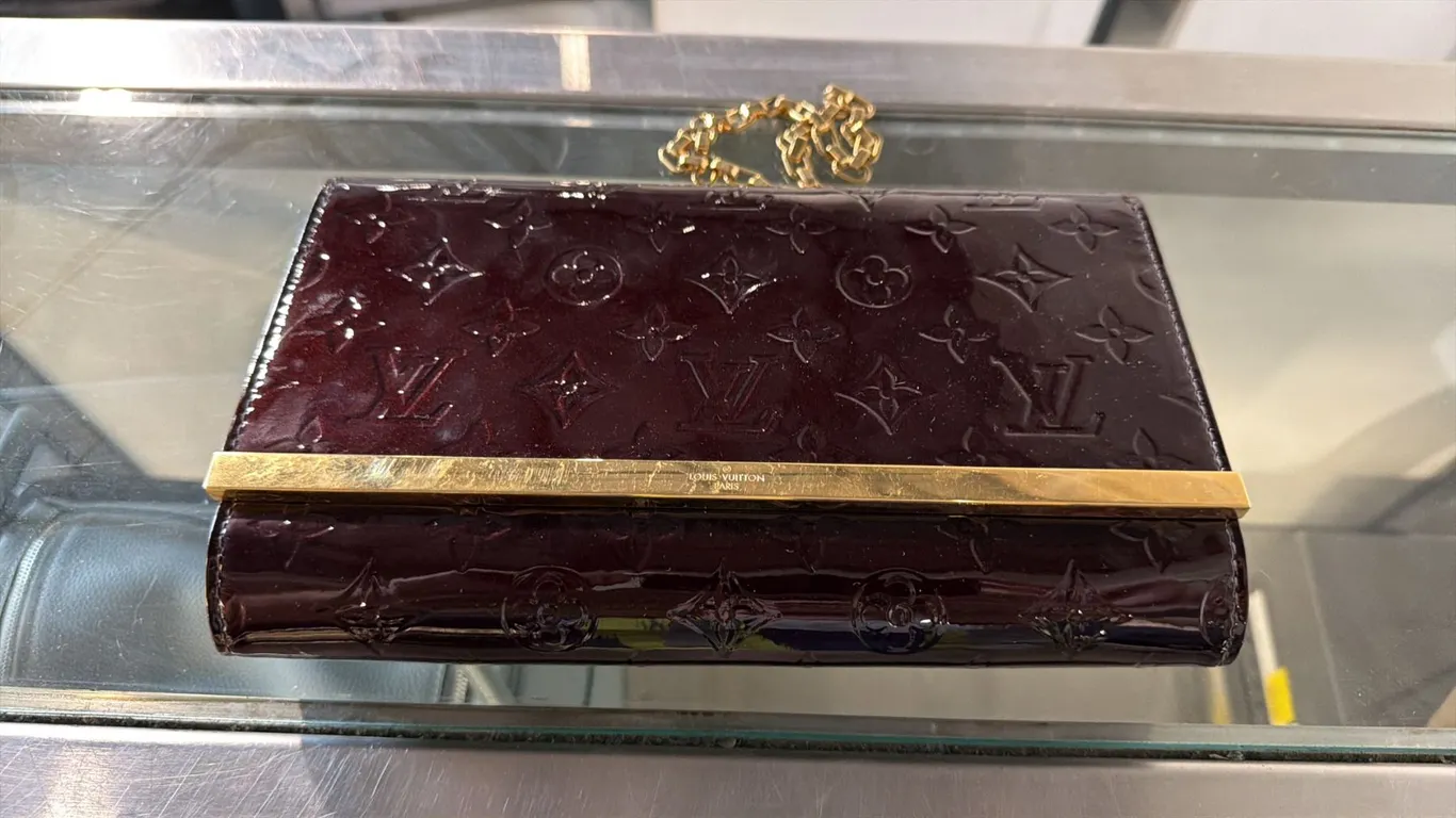 WINE & GOLD PATENT LEATHER CLUTCH WITH CHAIN