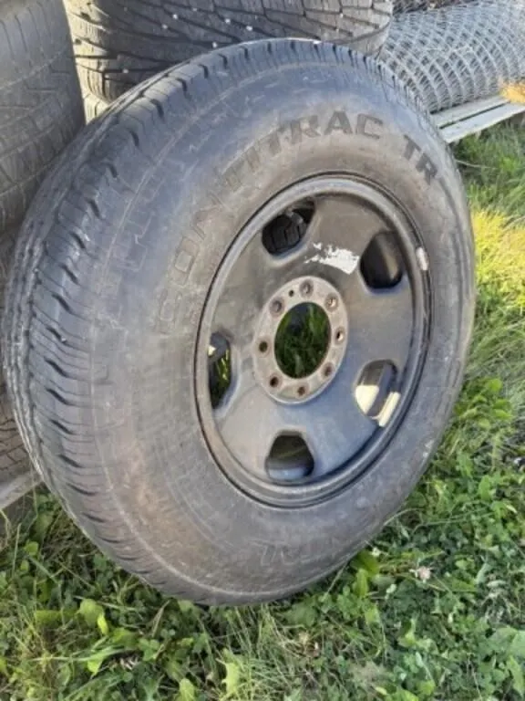 Continental LT275/70R18 Tire c/w 8 Bolt Rim